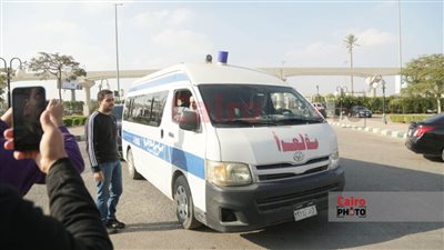 بحضور العائلة ونجوم الفن.. وصول جثمان ناهد فريد شوقي لمسجد الشرطة استعدادًا لصلاة الجنازة عليه