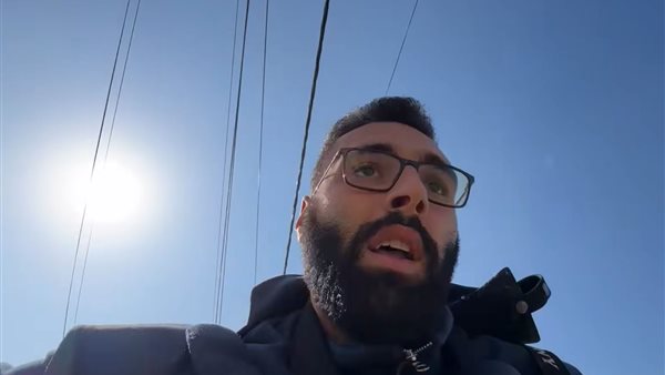 معتز عزايزة 