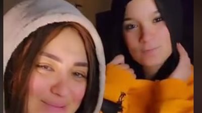 ابنة مروة عبد المنعم بعد ارتدائها للحجاب: فخورة بأمي.. علمتني أقرأ القرآن وحببتني في ربنا