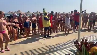 رغم السيول.. أجواء مستقرة بفنادق مرسى علم بمهرجان الفراولة | صور وفيديو