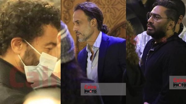 نجوم الفن في عزاء