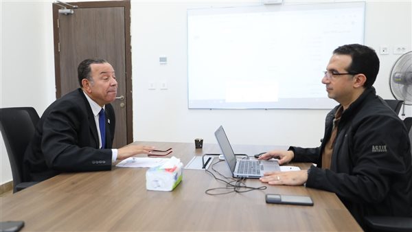 اجتماع رئيس جامعة