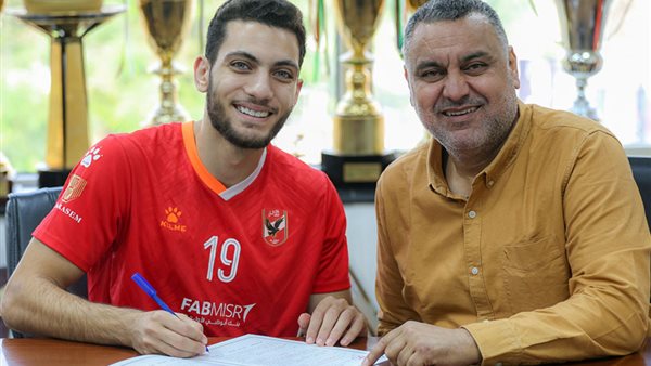 الأهلي يجدد تعاقد
