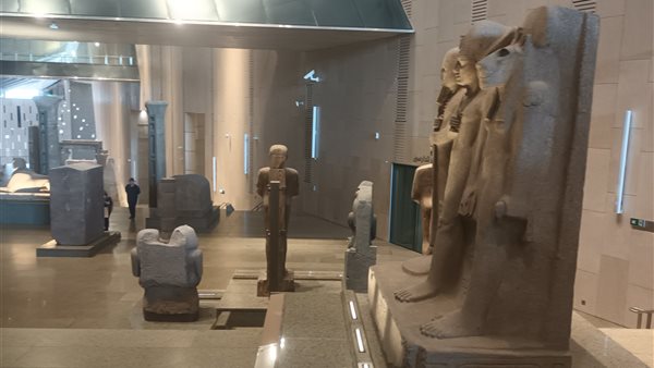 القطع الأثرية 