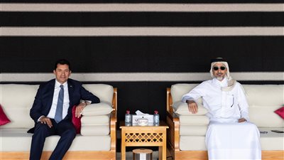 وزير الرياضة يلتقي نظيره القطري خلال زيارته للدوحة