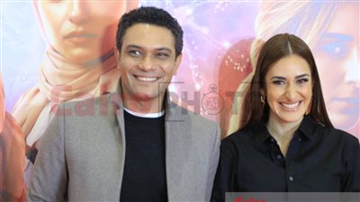 آسر ياسين عن تعاونه مع أمينة خليل في فيلم شماريخ: بنفكر فنيًا.. وذوقنا شبه بعض