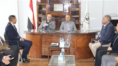 محافظ بني سويف يناقش مع وزير الري عددا من الملفات الهامة في قطاع الري 