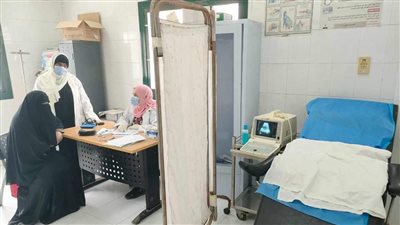 الكشف على 1762 حالة خلال قافلة طبية بمركز سمالوط في المنيا