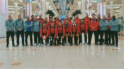 بعثة يد الأهلي تصل إلى الإمارات لخوض السوبر المصري أمام الزمالك