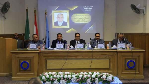 جانب من المؤتمر 