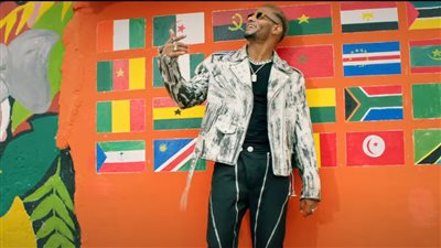 البنطلون اتقطع.. محمد رمضان يتعرض لموقف محرج في كليب كأس أمم إفريقيا | فيديو