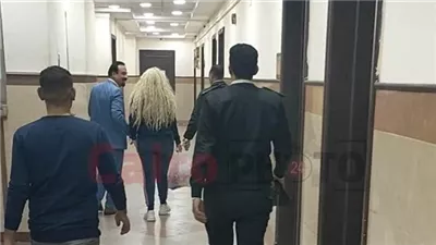 خلوا الناس تسامحني.. رسالة مؤثرة وطلب غريب لـ إنجي حمادة من داخل محبسها| صور