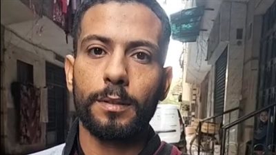 شاهد على واقعة إنهاء شخص لحياة 3 من أسرته وصديقه بدار السلام: كان بينهم خلافات على الورث| بث مباشر 