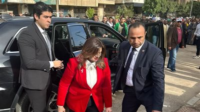 وزيرة الهجرة خلال الإدلاء بصوتها في الانتخابات الرئاسية: جاية بدري بس لقيت الناس سبقوني