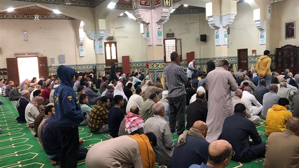 توافد الاهالى للمشاركة