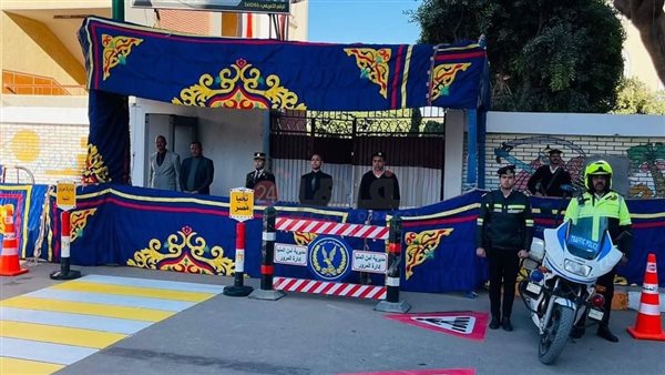 صورة من امام لجان