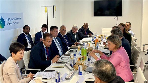 وزير الري في مؤتمر