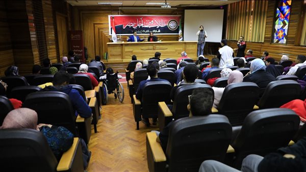 جانب من الندوة 