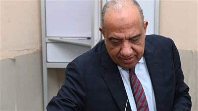 وزير قطاع الأعمال يدلي بصوته في الانتخابات الرئاسية بمدينة نصر