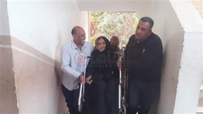 كبار السن وذوو الهمم بالمنيا يدلون بأصواتهم في أول أيام الانتخابات الرئاسية 2024| صور