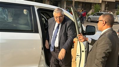 عوض تاج الدين مستشار الرئيس لشؤون الصحة يدلي بصوته في الانتخابات الرئاسية 2024