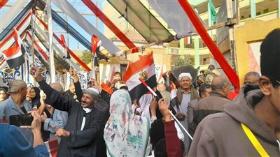 وسط كرنفالات احتفالية.. إقبال كثيف من المواطنين بالقليوبية على الانتخابات الرئاسية في يومها الأول