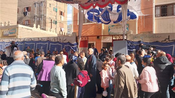 إقبال كثيف على اللجان