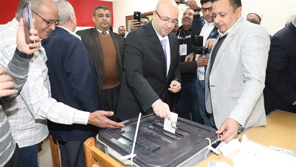 محافظ بني سويف يدلي