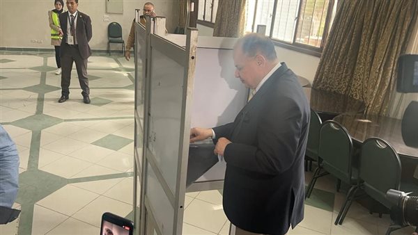 محافظ أسيوط يدلي