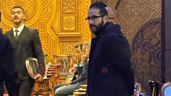 أحمد حلمي يستقبل