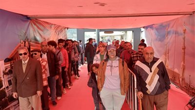 لليوم الثاني لانتخابات الرئاسة.. إقبال الناخبين على لجنة مدرسة قصر الدوبارة قبل بدء الاقتراع