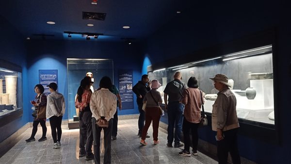 توافد الزائرين الأجانب