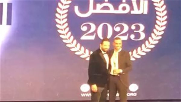 الكاتب الصحفي محمود