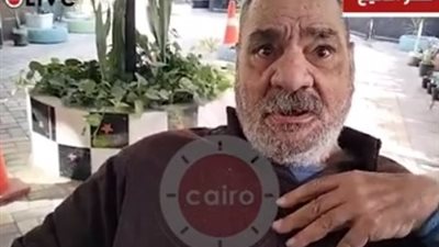 مسن مصاب بشلل رباعي يدلي بصوته في الانتخابات الرئاسية: مصر عمرها ما تجيب زي الريس