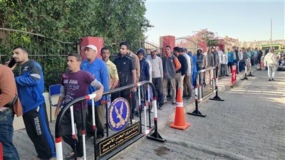 طوابير أمام لجان مدينة الغردقة خلال ثالث أيام الانتخابات الرئاسية| صور