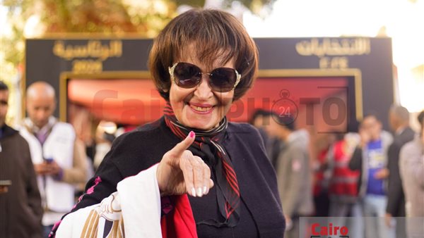 الفنانة سميرة أحمد