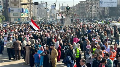 محافظ الدقهلية يقود مسيرة لحث المواطنين على المشاركة الانتخابية بالمنصورة