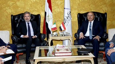 النقل تبحث آخر مستجدات افتتاح خط رورو لتسهيل حركة التجارة بين مصر وإيطاليا