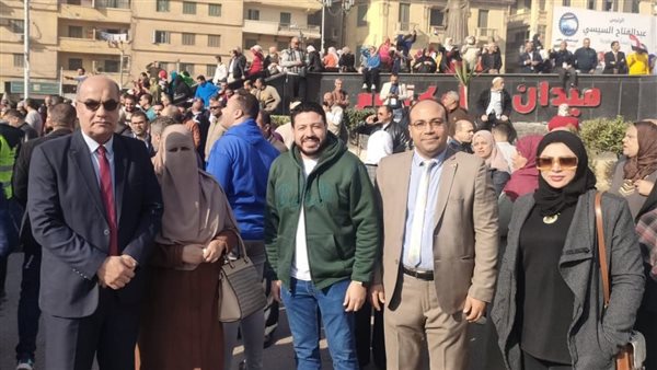 مسيرة حاشدة للعاملين