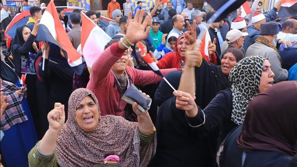 طوابير انتخابية امام