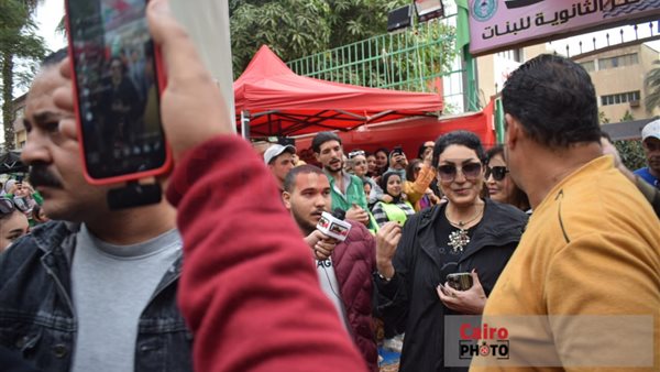 الفنانة وفاء عامر