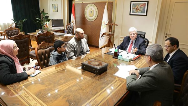 الطفل المعجزة مع