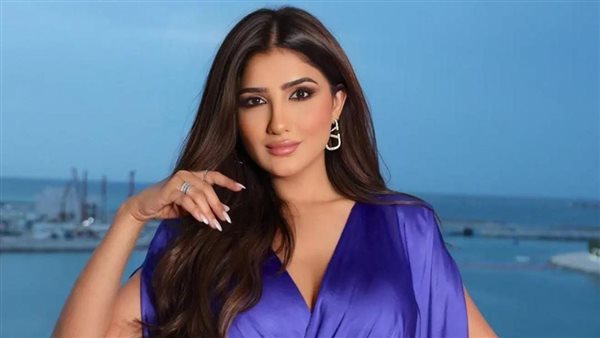 الفنانة مي عمر