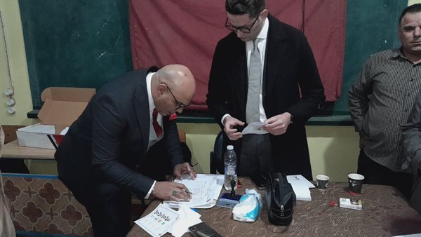 المستشارين أثناء