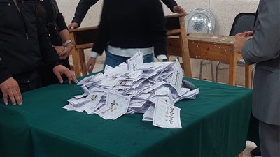 بدء فرز أصوات الناخبين من المرحلة الأولى لانتخابات مجلس النواب