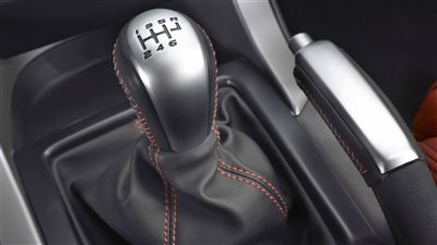 4 علامات تدل تلف الفتيس المانيوال في السيارة