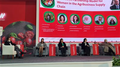 استعراض مشروعات وبرامج غرفة الصناعات الغذائية لتعزيز فرص المرأة في التصنيع