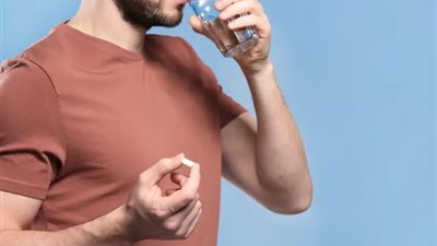 بريطانيا تبدأ تجربة أول حبوب منع حمل للرجال.. ومخترعة: لحظة تاريخية انتظرناها 60 عامًا