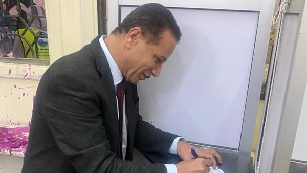 الكاتب الصحفي جمال