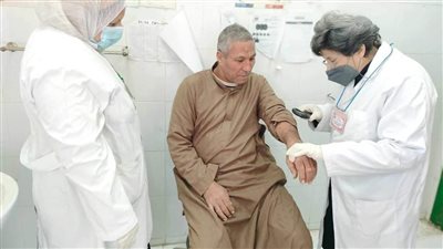 الكشف على 1869 حالة بالمجان خلال قافلة طبية المنيا